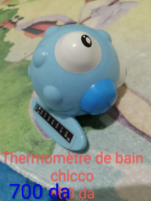 Articles bébé thermomètre, pot, rehausseur, sucette... 