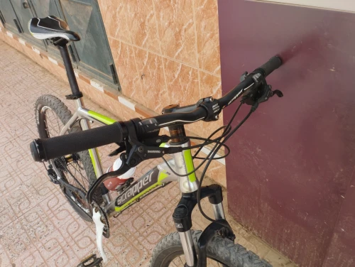 Vélo VTT Scrapper français 