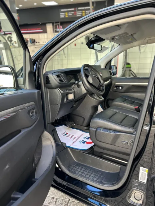 Peugeot Traveller 2026 Business Pack