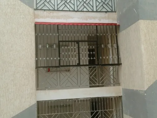 Barroudage et porte en fer forgé 