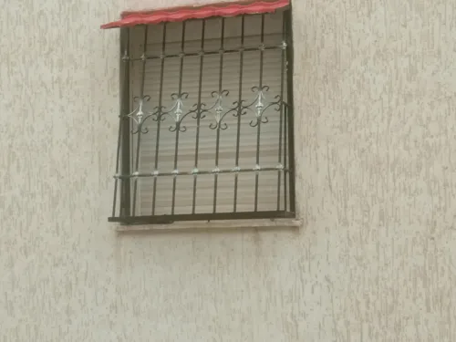 Barroudage et porte en fer forgé 