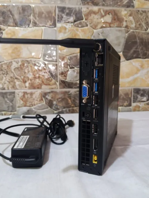 Mini pc lenovo ThinkCentre M720q Cpu I3 8ème génération