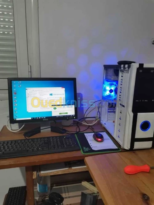pc bureau complet  ( unité + ecran +clavier +souris +baffe ) 