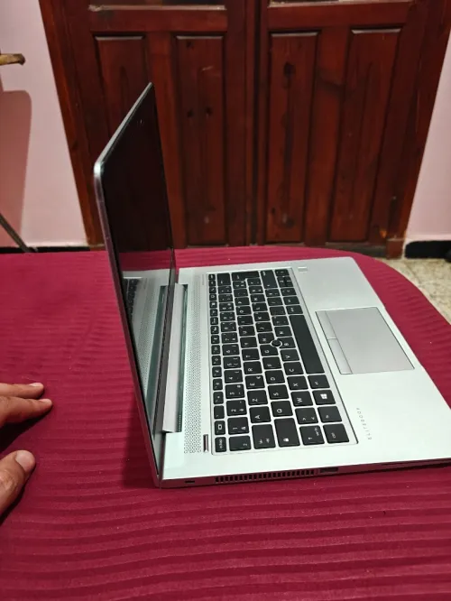 HP ELITEBOOK 735 G6 AMD Ryzen 7 Pro 3700U 16GB 256SSD 13", etat 9/10
