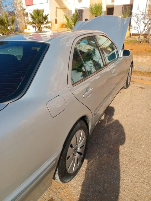 Mercedes Classe E 1999 4 phare