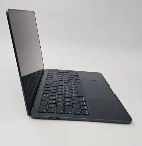 MACBOOK AIR 2025