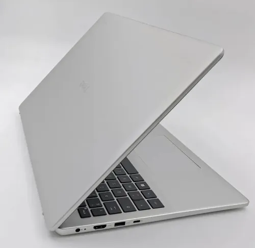 LAPTOP DELL 16 POUCES ULTRA 7 150U RAM 16G DDR5 512 SSD NVME