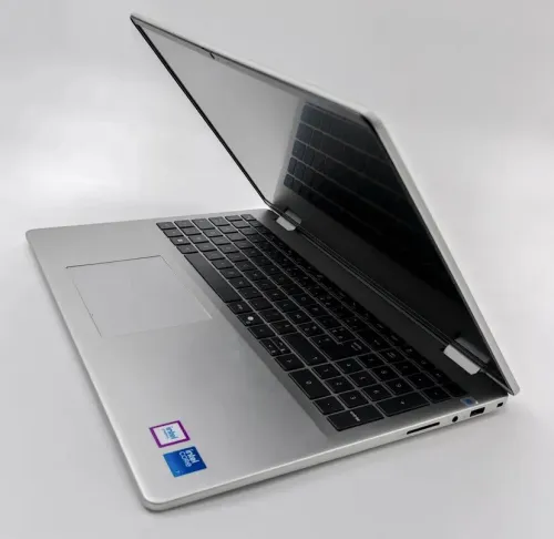 LAPTOP DELL 16 POUCES ULTRA 7 150U RAM 16G DDR5 512 SSD NVME