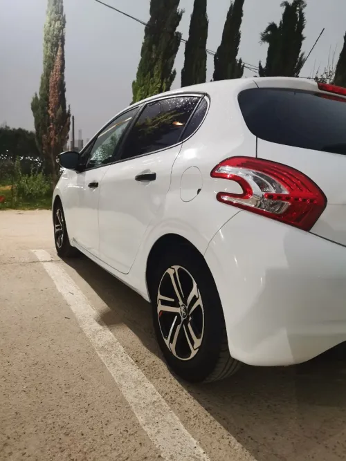 Peugeot 208 2015 Active