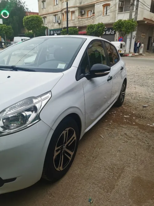 Peugeot 208 2015 Active