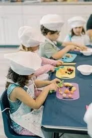 لاطفال تعلم اللغات والورشات التعليمية Summer Camp