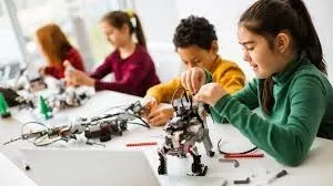 لاطفال تعلم اللغات والورشات التعليمية Summer Camp