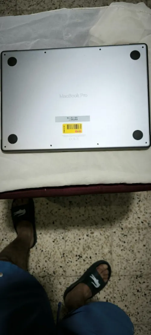 Macbook pro bon état viens de l'Allemagne 