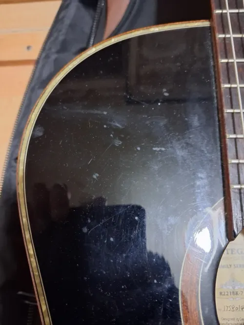 Guitare classic de marque " Ortega"