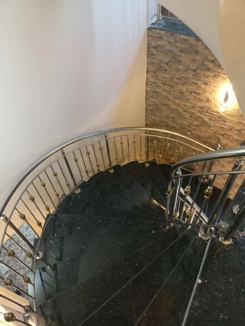 0778Rampe d'escalier en inox et garde corpe en verre trempé et cabine de douche en verre trempé