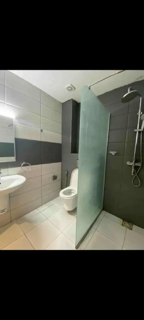 0778Rampe d'escalier en inox et garde corpe en verre trempé et cabine de douche en verre trempé