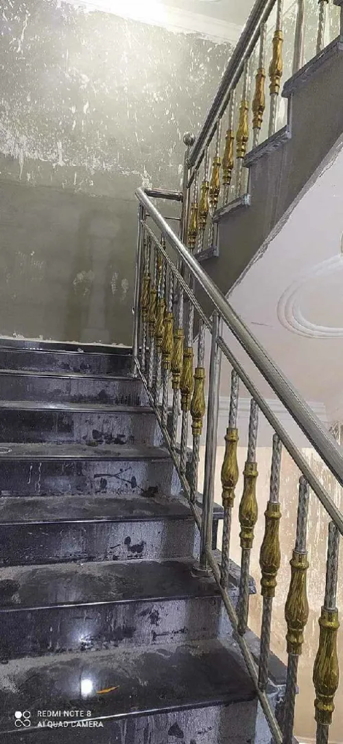 0778Rampe d'escalier en inox et garde corpe en verre trempé et cabine de douche en verre trempé