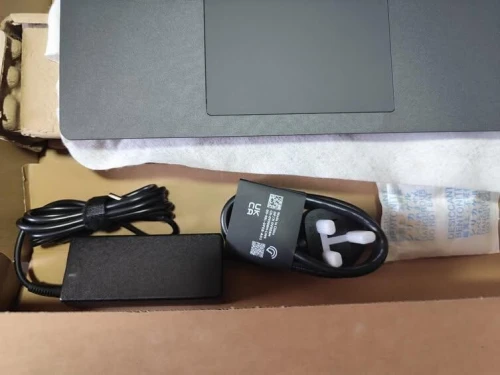 Dell Vostro 15 3530 i5 1334U 8GO 512GO SSD FHD brand new jamais utilisé