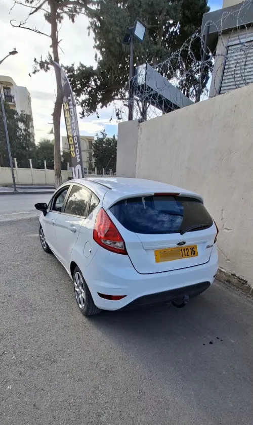 Ford Fiesta 2012 🇩🇪 Faible kilomètrage