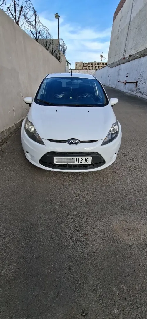 Ford Fiesta 2012 🇩🇪 Faible kilomètrage