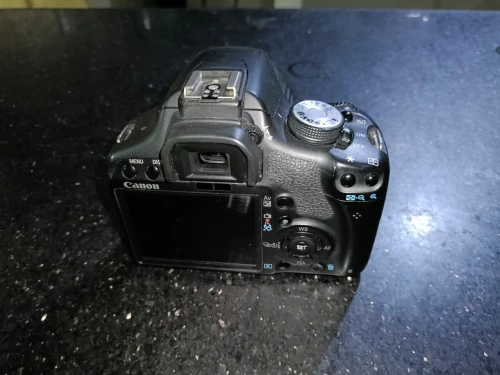 Pack Canon 500D + EF-S 18-55mm (2 Batteries + Carte 16GB) - 20k