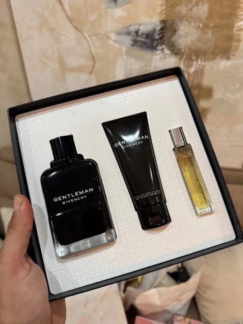 Lot de parfums originaux