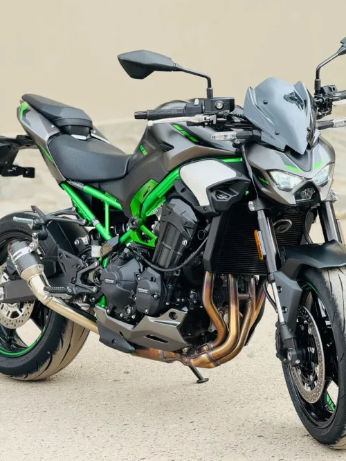 Kawazaki Z900 2025