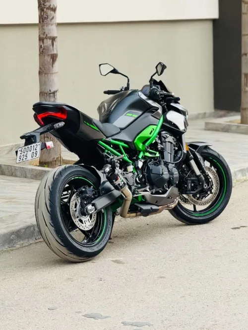 Kawazaki Z900 2025