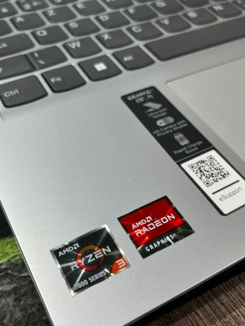 Lenovo IdeaPad 1 15AMN7 Ryzen 3 7320U Neuf sous emballage