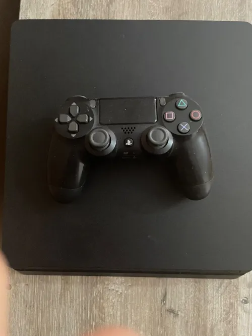 PlayStation 4 Slim 1TB Non flashée avec GTA 5