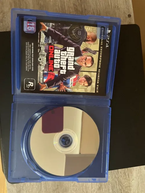 PlayStation 4 Slim 1TB Non flashée avec GTA 5