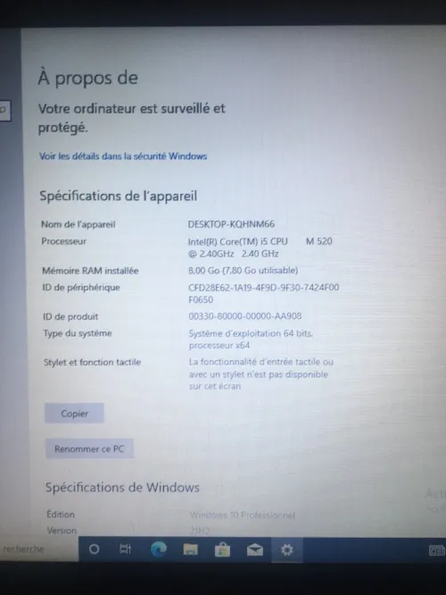 Laptop LENOVO