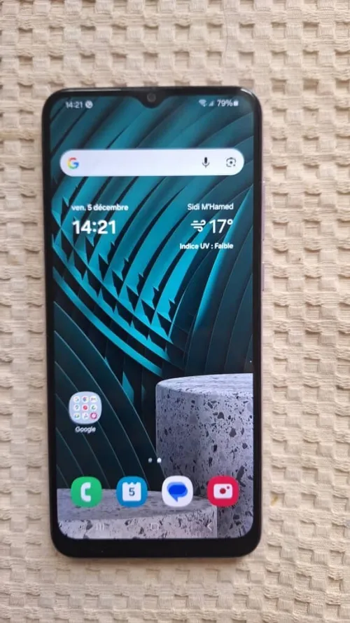 Samsung F04