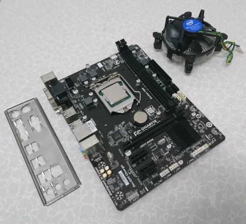 Kit GIGABYTE H81M-D2 i3 4150