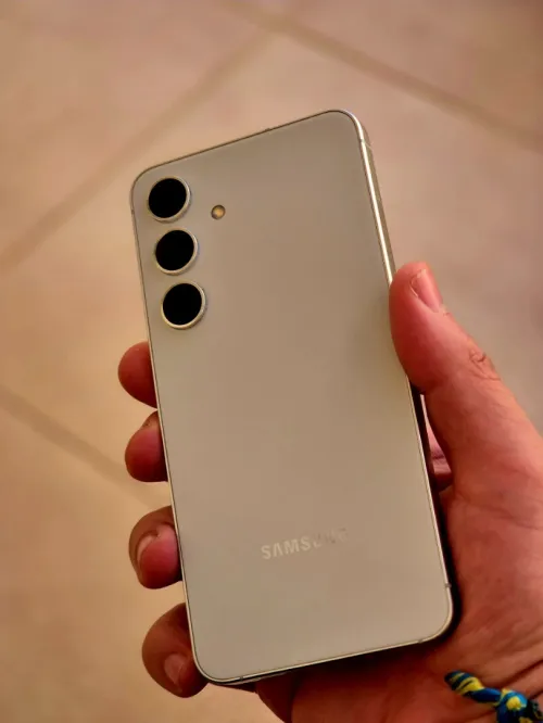Samsung S24
