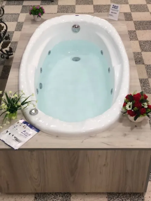 Unité de fabrication Baignoire. Jacuzzi .