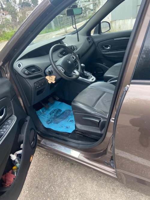 Renault Scenic Court 2012 Bose