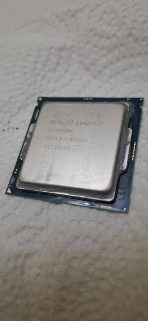 I7 6700k/ gtx geforce gigabyte 960 / Z170 pro gaming carbon /thermaltake 530W/RAM DDR4 8GB 2400MHZ