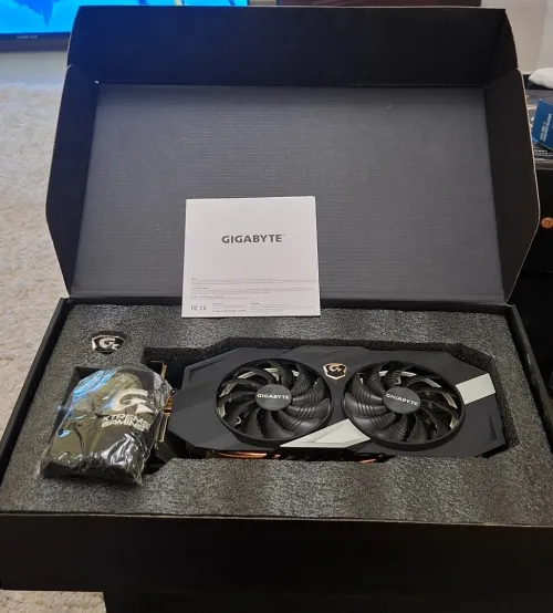 I7 6700k/ gtx geforce gigabyte 960 / Z170 pro gaming carbon /thermaltake 530W/RAM DDR4 8GB 2400MHZ