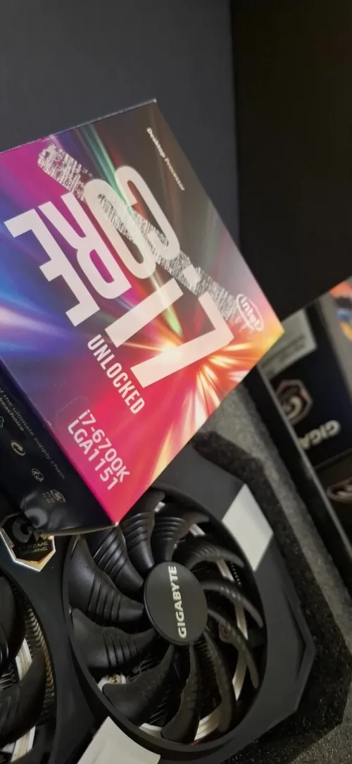 I7 6700k/ gtx geforce gigabyte 960 / Z170 pro gaming carbon /thermaltake 530W/RAM DDR4 8GB 2400MHZ