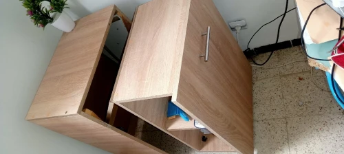 Bureau beige en milamine
