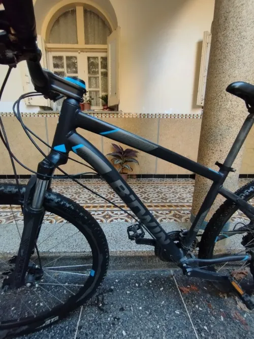 Vélo Between Rockrider 520