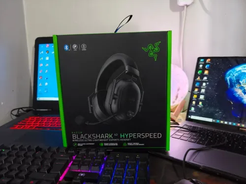 RAZER BLACKSHARK HYPERSPEED WIRELESS ULTRA-LIGHTWEIGHT ESPORTS HEADSET