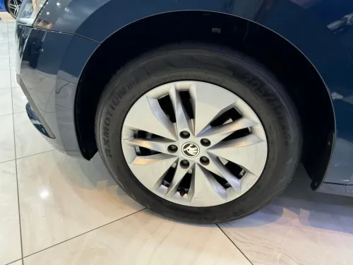 Skoda Octavia 2023 1.5 énergie essence
