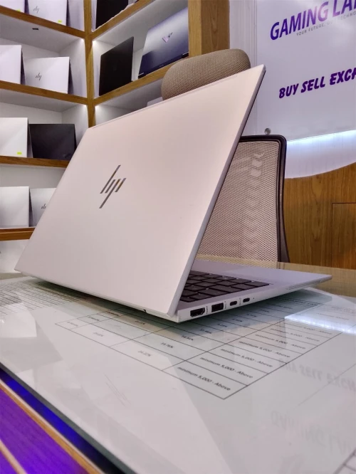 HP EliteBook 835 G9 13.3" AMD Ryzen 5 PRO 6650U 256SSD/8GBRAM