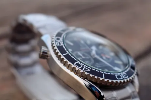 SOLDES / PROMOTIONS: Montres OMEGA Seamaster Planet Ocean