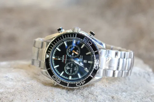 Montres OMEGA Seamaster Planet Ocean 1