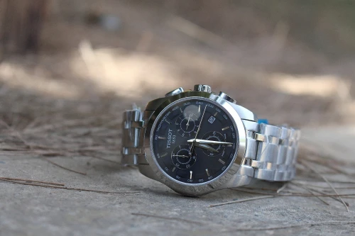 Montres pour hommes TISSOT Couturier Acier