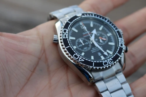 SOLDES / PROMOTIONS: Montres OMEGA Seamaster Planet Ocean