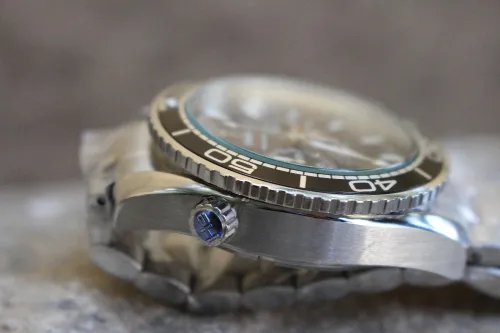 Montres OMEGA Seamaster Planet Ocean 1